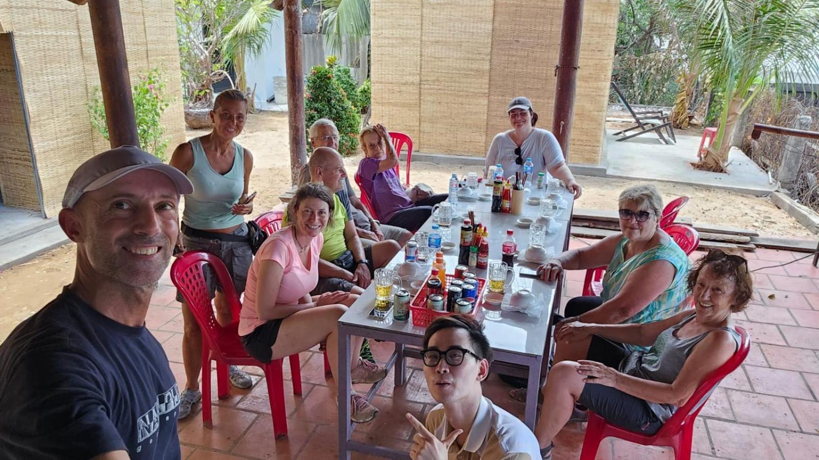 Bentrestay Giong Tu Dien Esterno foto